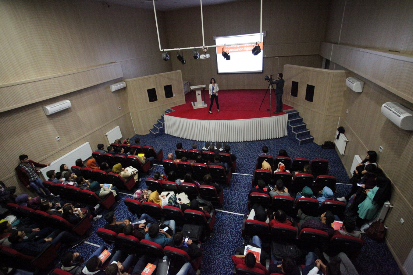 AİÇÜ de öğrencilere yönelik  oryantasyon eğitimi